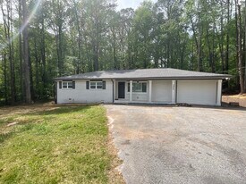 5425 Herndon Blvd in Morrow, GA - Building Photo