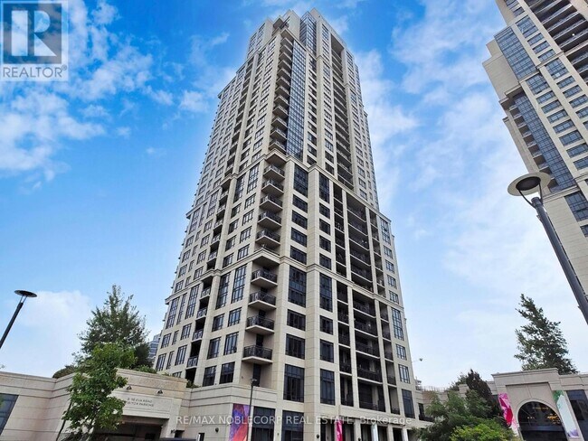 2 Eva Rd in Toronto, ON - Building Photo - Building Photo