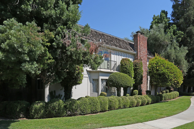 The Marlo Regency in Fresno, CA - Building Photo - Building Photo