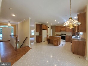 11901 Thomas Ave in Great Falls, VA - Building Photo - Building Photo