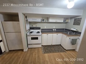 2337 Mouldstade Rd in Abbotsford, BC - Building Photo