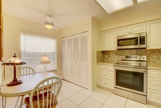 14527 Bonaire Blvd-Unit -510 in Delray Beach, FL - Building Photo - Building Photo