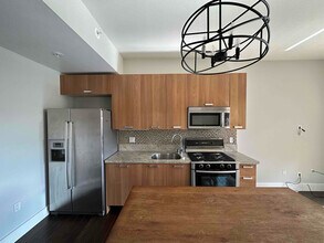 460 S Spring St in Los Angeles, CA - Building Photo - Building Photo