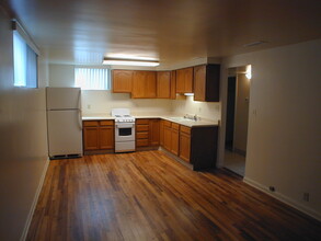 1519 Hot Springs Ave in Cheyenne, WY - Foto de edificio - Building Photo