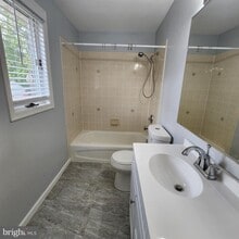 717 Freehold Rd in Jackson Township, NJ - Building Photo - Building Photo