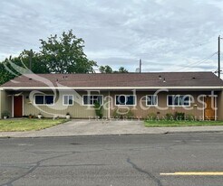 207SE12, Unit 207SE12 in College Place, WA - Building Photo