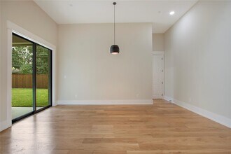 4208 Allencrest Ln in Dallas, TX - Foto de edificio - Building Photo