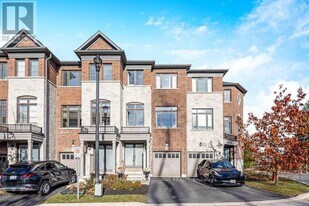 16 Kersey Ln in Halton Hills, ON - Building Photo