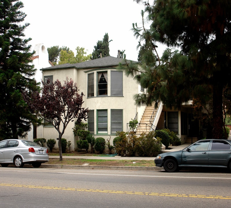 1537-1541 Silver Lake Blvd in Los Angeles, CA - Building Photo