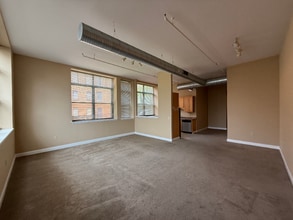 11 Fremont St in Gloversville, NY - Foto de edificio - Building Photo