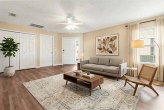 233 Southbridge Cir in Kissimmee, FL - Foto de edificio - Building Photo