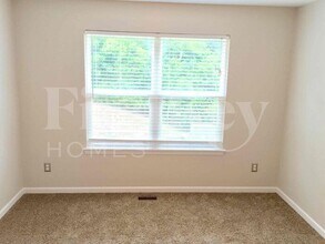 1725 Belleau Wood Dr in St. Peters, MO - Foto de edificio - Building Photo