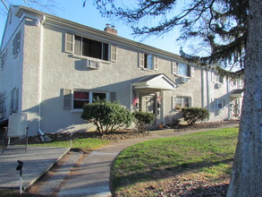 Sun Garden Apartments in Yardley, PA - Building Photo - Building Photo