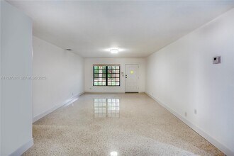 407 Minorca Ave in Coral Gables, FL - Building Photo - Building Photo