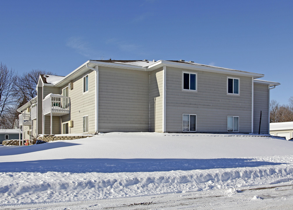 21 George St E in Maple Lake, MN - Building Photo