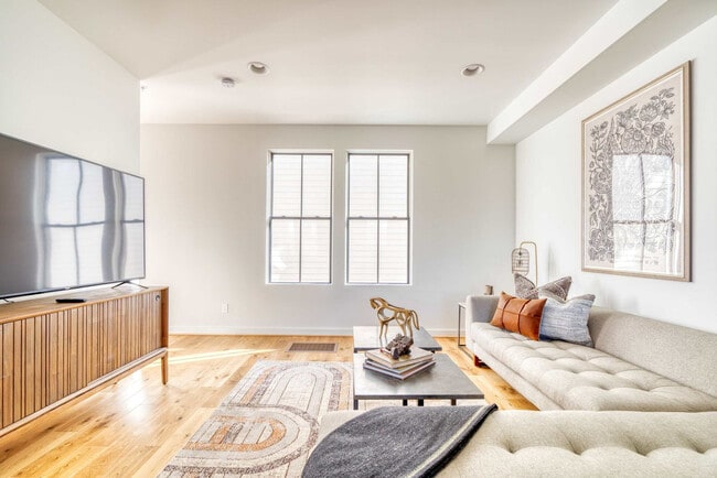 512 NE 56th Ave in Portland, OR - Building Photo - Building Photo