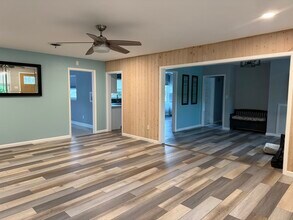 602 8th St in Palm Harbor, FL - Building Photo - Building Photo