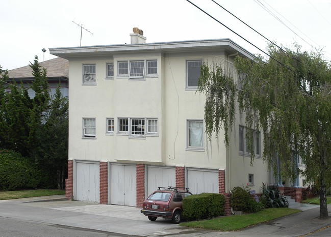 1365-1379 Hampel St in Oakland, CA - Building Photo - Building Photo