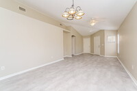 10527 Blackmore Dr in Tampa, FL - Building Photo - Building Photo