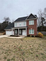 3740 Badin Lake Ln in Fayetteville, NC - Building Photo