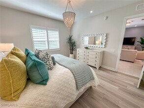 232 Indies Dr E in Naples, FL - Building Photo - Building Photo