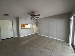 5672 Rock Island Rd in Tamarac, FL - Building Photo - Building Photo