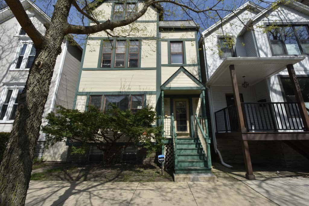 3055 N Racine Ave, Unit J09P in Chicago, IL - Building Photo