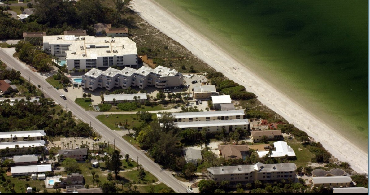 Chalet Laun Beachfront Apartments in Englewood, FL - Building Photo