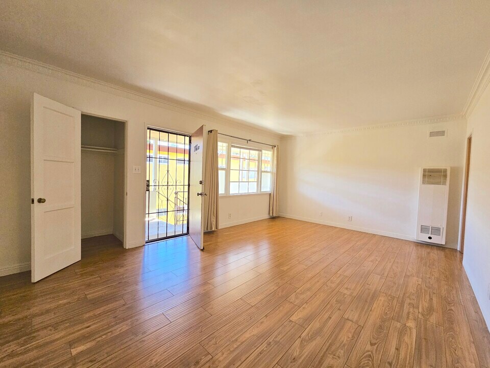 3766 Barry Ave in Los Angeles, CA - Building Photo