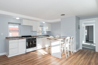 13 Washington St-Unit -3 in Beverly, MA - Foto de edificio - Building Photo