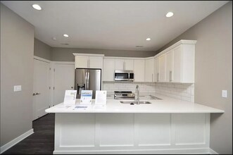 660 SE Greyson Ln in Waukee, IA - Building Photo - Building Photo
