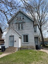 124 10th St N, Unit 124 10th St N. in La crosse, WI - Building Photo