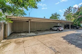 5924 La Vista Dr in Dallas, TX - Building Photo - Building Photo