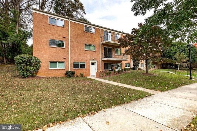 10650 Weymouth St in Bethesda, MD - Building Photo - Building Photo