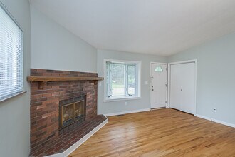 1520 Las Vegas Dr in Ann Arbor, MI - Building Photo - Building Photo