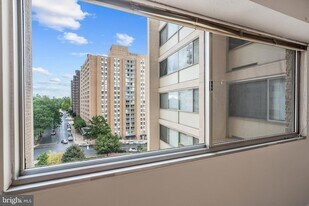 4515 Willard Ave in Chevy Chase, MD - Building Photo