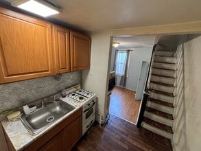 423 4th St in Union City, NJ - Building Photo - Building Photo