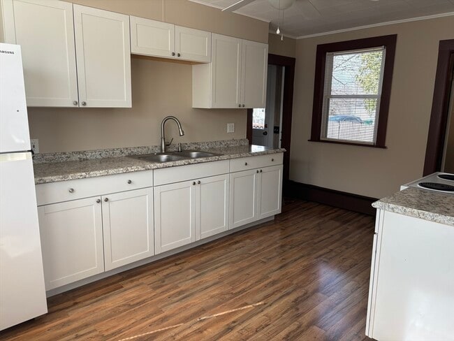 478 High St in Clinton, MA - Building Photo - Building Photo