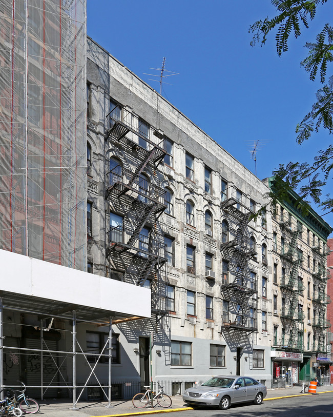 362 Broome St in New York, NY - Building Photo - Building Photo