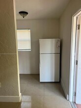 1281 NW 60th St in Miami, FL - Building Photo - Building Photo