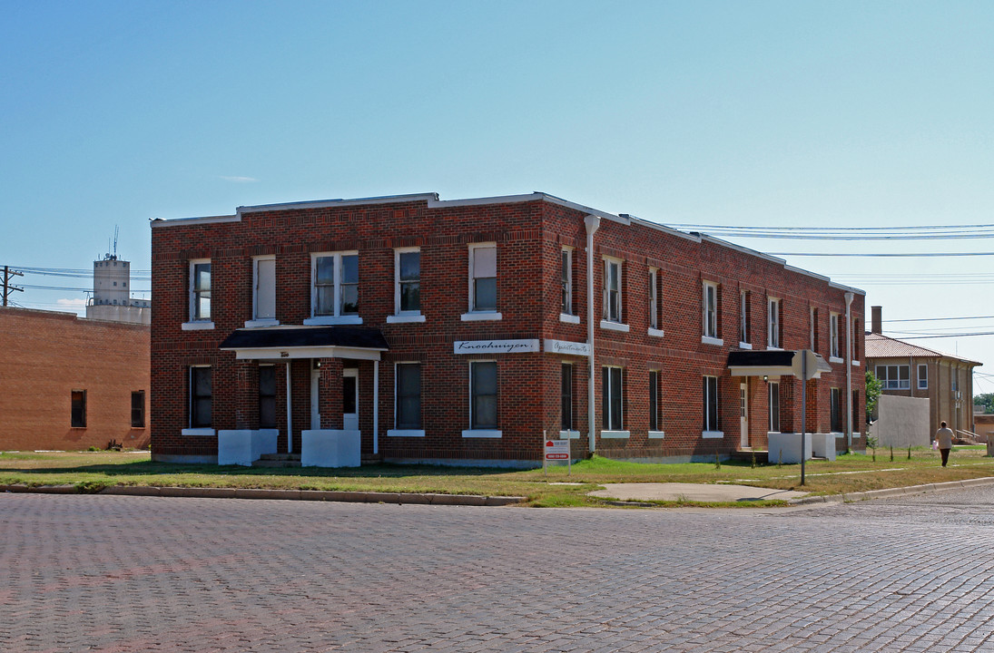 900 Broadway in Plainview, TX - Building Photo