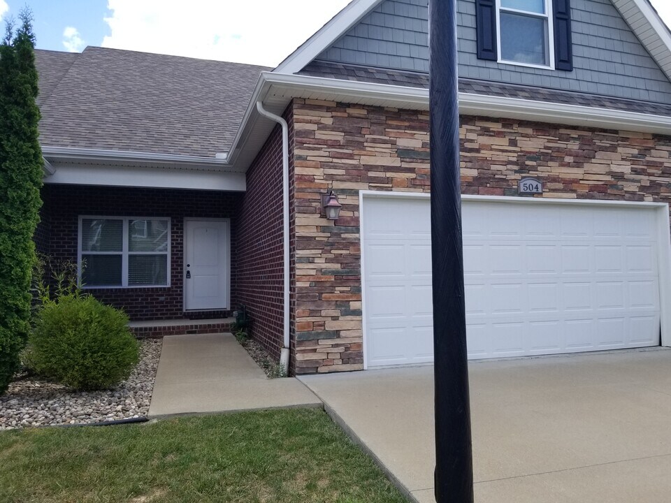 504 Persimmon Ln, Unit 504 Persimmon Ln in Bridgeport, WV - Foto de edificio