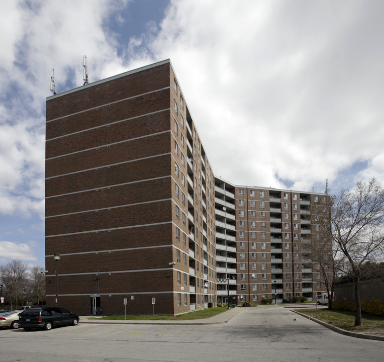 4100-4110 Lawrence Ave in Toronto, ON - Building Photo