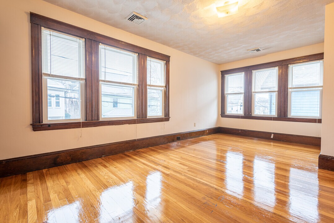 15 Harriet St in Boston, MA - Building Photo