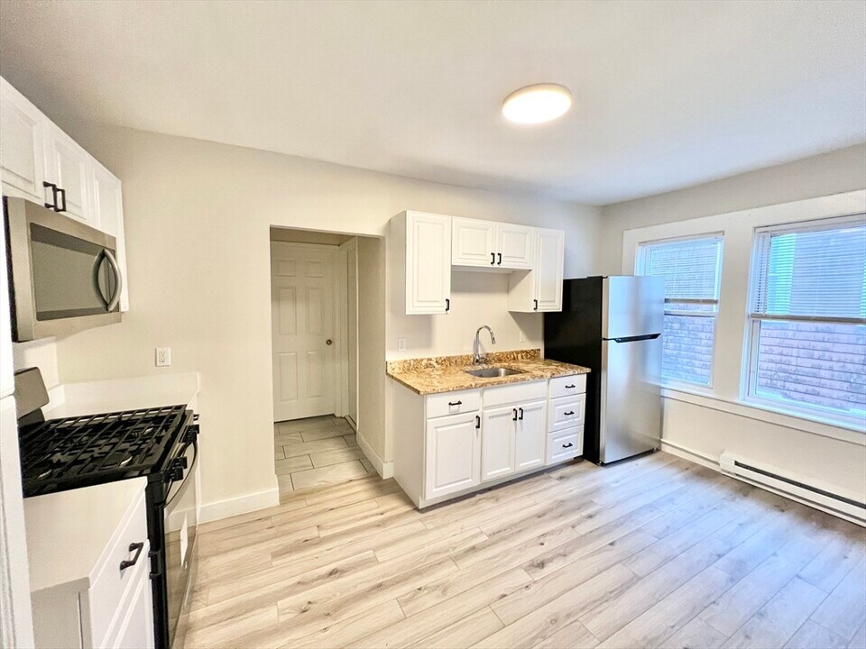 112 Adams St in Boston, MA - Building Photo