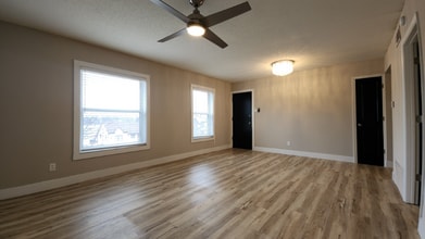 10828 Big Bend Rd in Kirkwood, MO - Building Photo - Building Photo