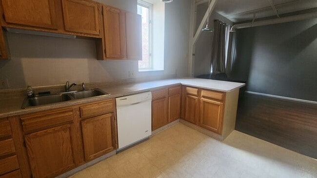 property at 1211 Howard St