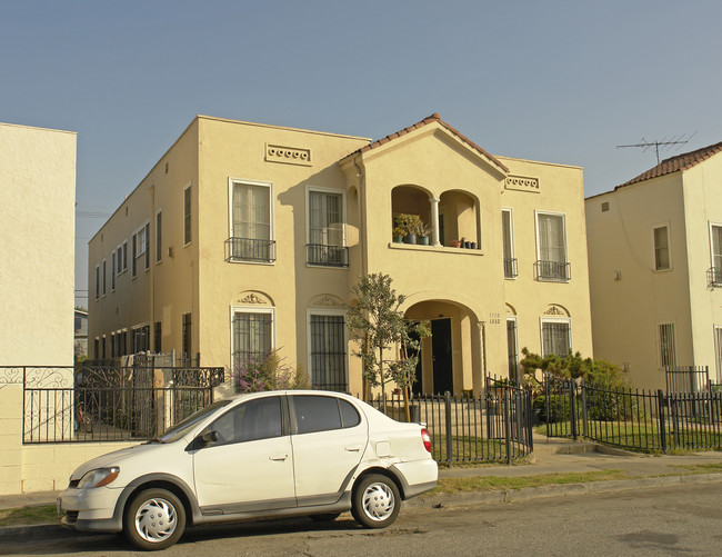 Quadruplex in Los Angeles, CA - Building Photo - Building Photo