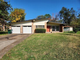 9506 Carousel Ln in Houston, TX - Building Photo