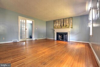 8016 Old Georgetown Rd in Bethesda, MD - Building Photo - Building Photo